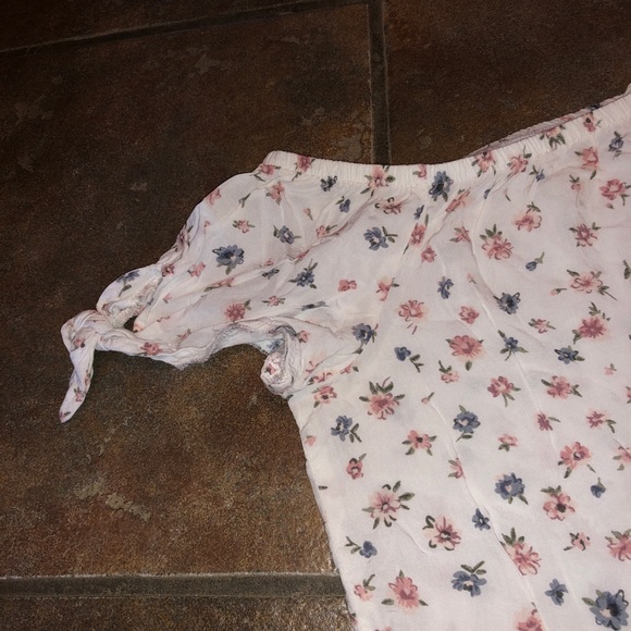 OUT OF SHOULDERS SHIRT - Picture 2 of 4